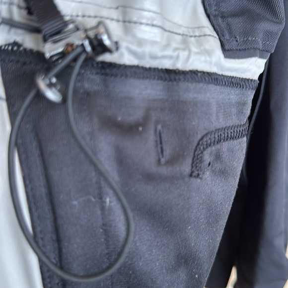 Lululemon Black Hooded Rain Jacket - Picture 6 of 7